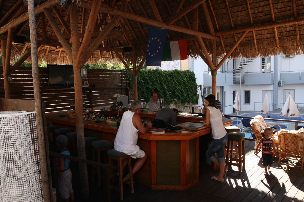Simple Sun Hotel